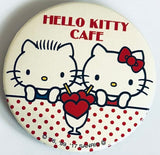 Sanrio Characters - Hello Kitty - Dear Daniel - Can Badge - Hello Kitty Cafe ( Sanrio)